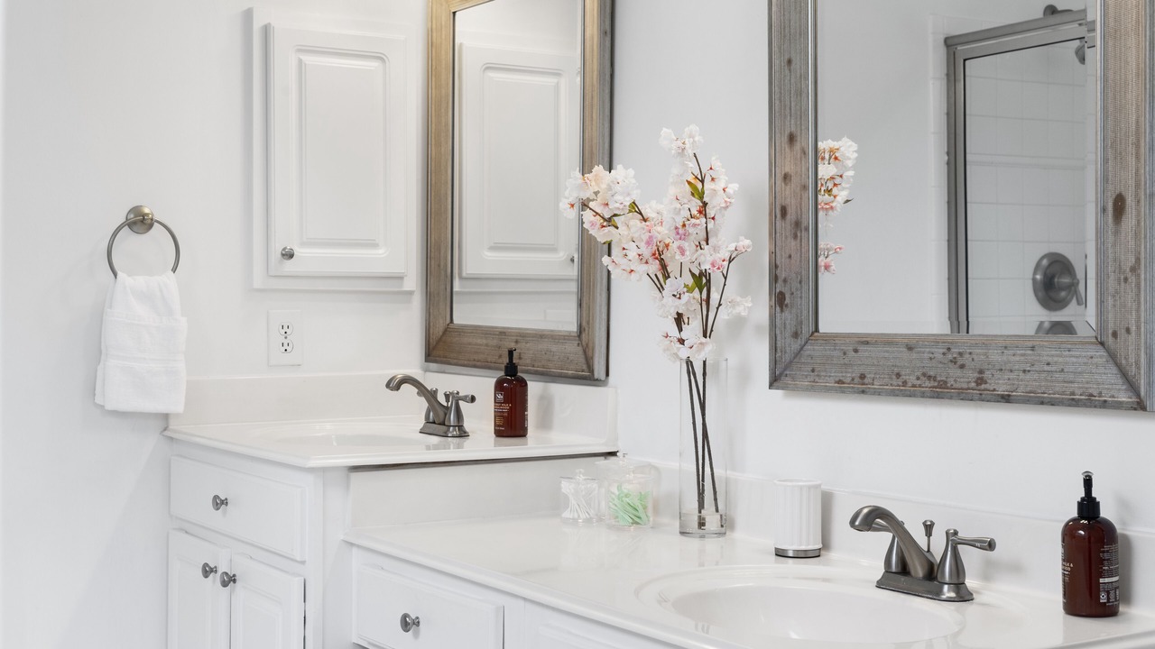 Photo of Bathroom in Alden Bridge