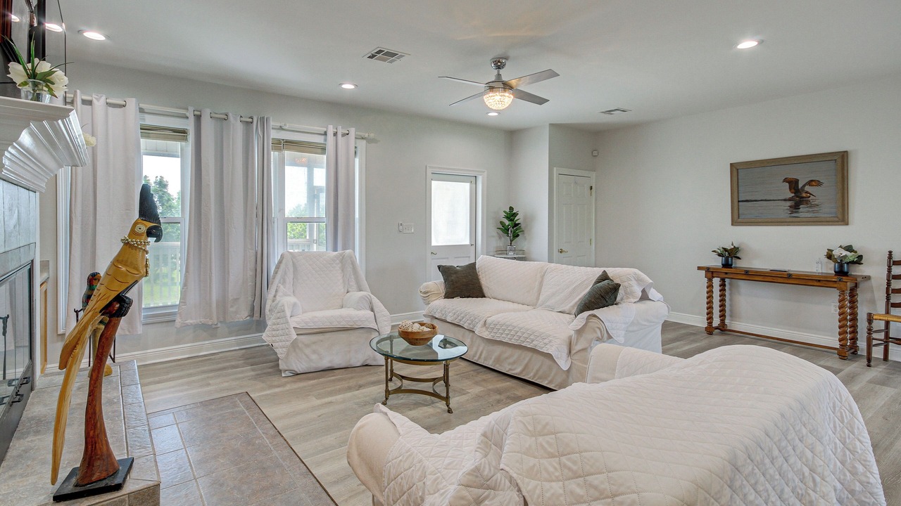 Photo of Livingroom in Waveland