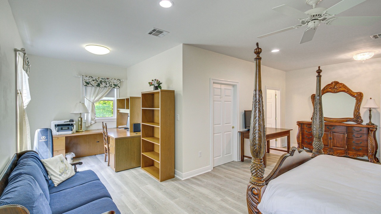 Photo of Bedroom in Waveland