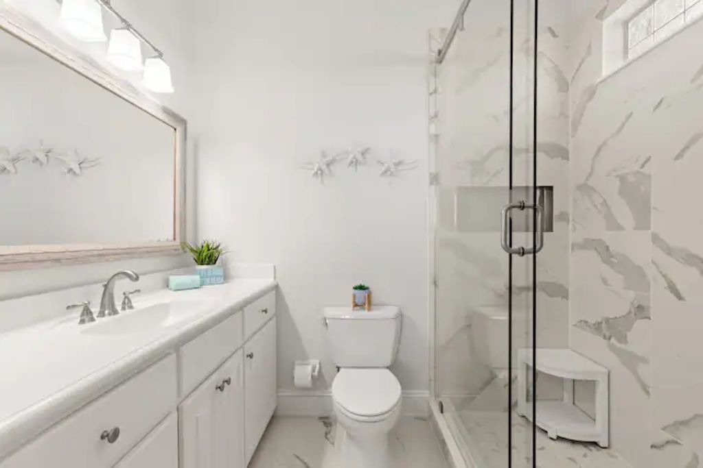 Photo of Bathroom in Plantation