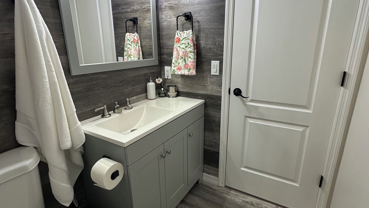 Photo of Bathroom in Silver Oaks