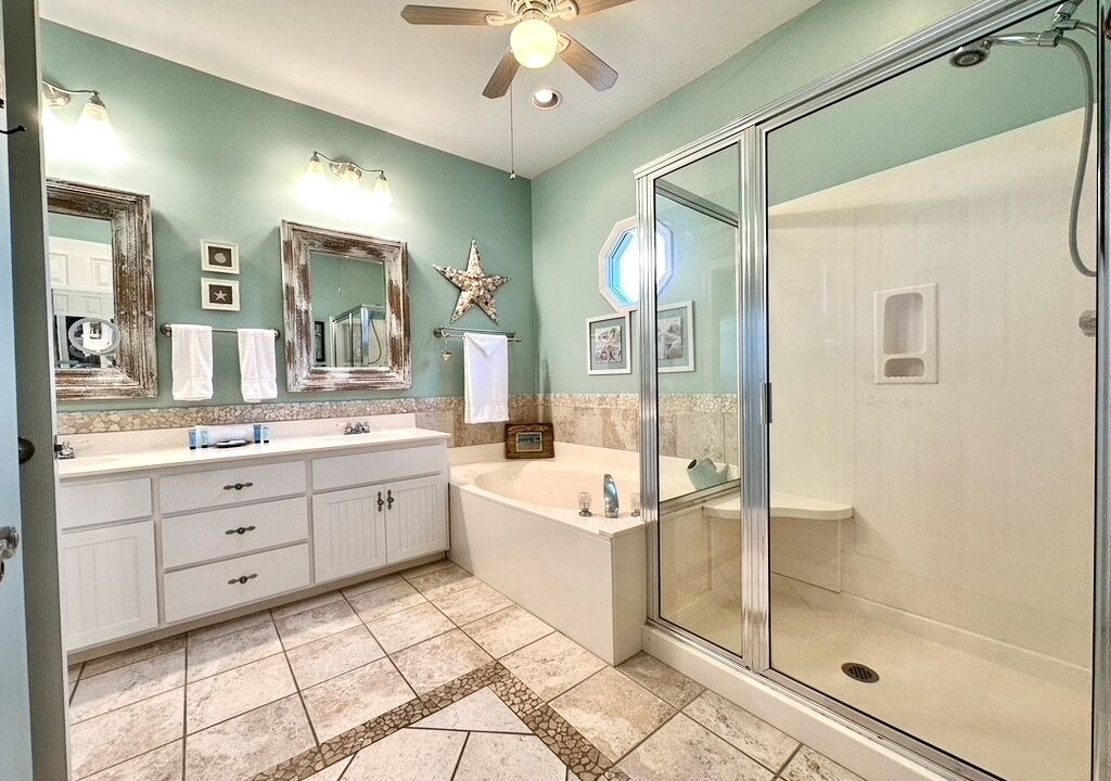 Photo of Bathroom in Gulf Place