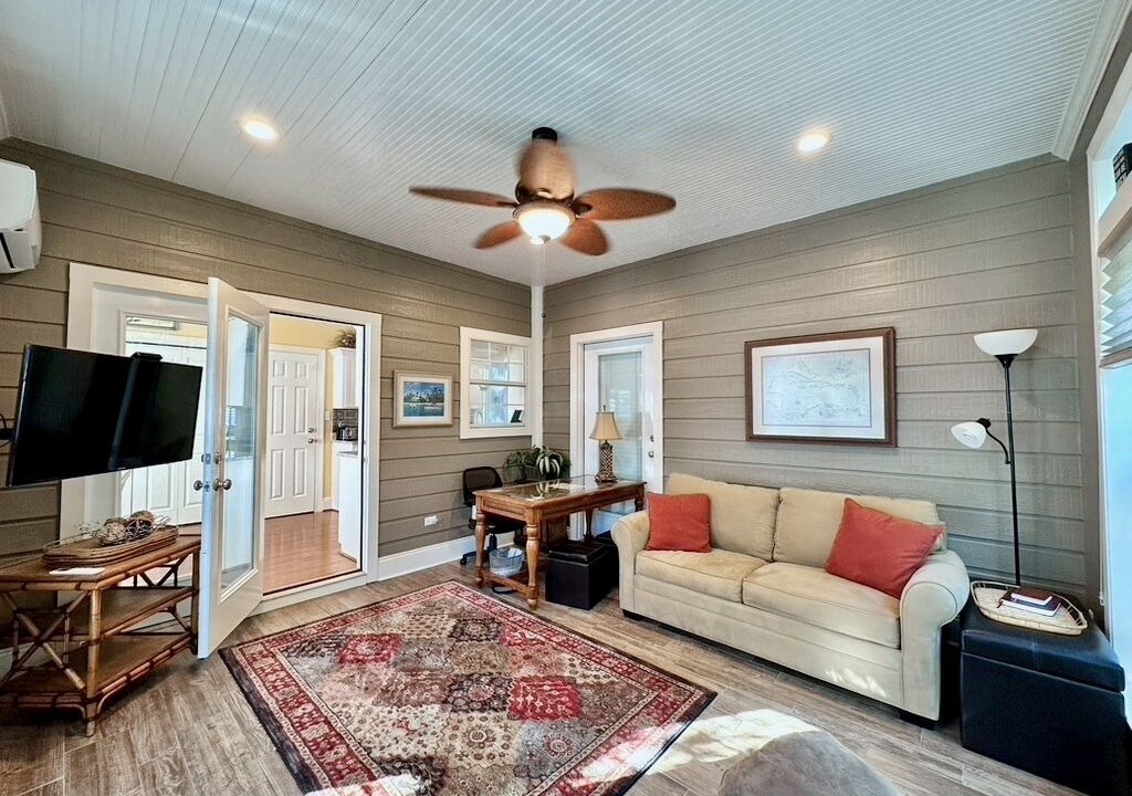 Photo of Bedroom in Gulf Place