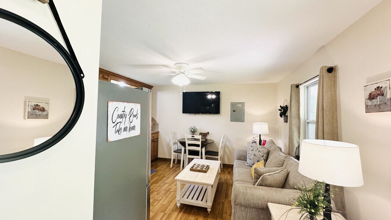 Photo of Livingroom in Pine Grove