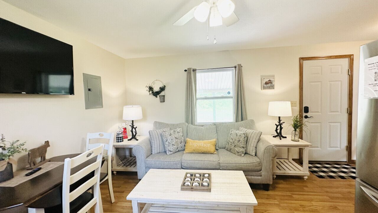 Photo of Livingroom in Pine Grove