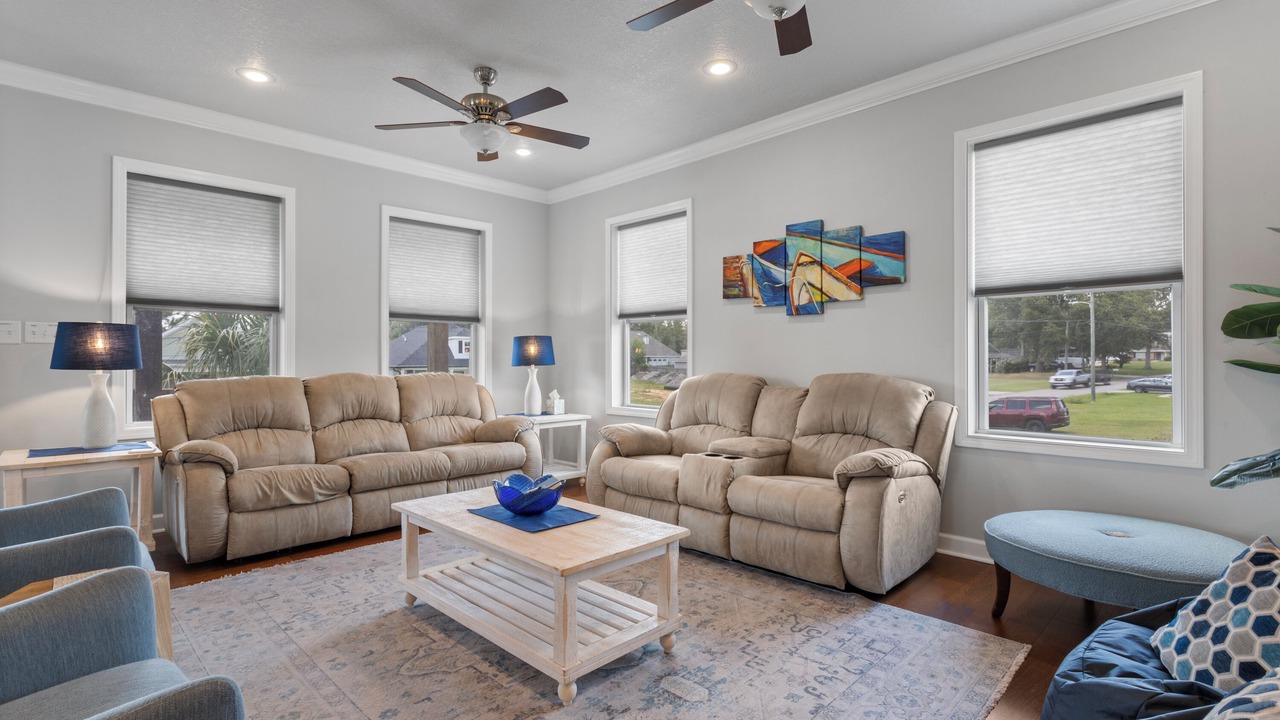 Photo of Livingroom in Long Beach