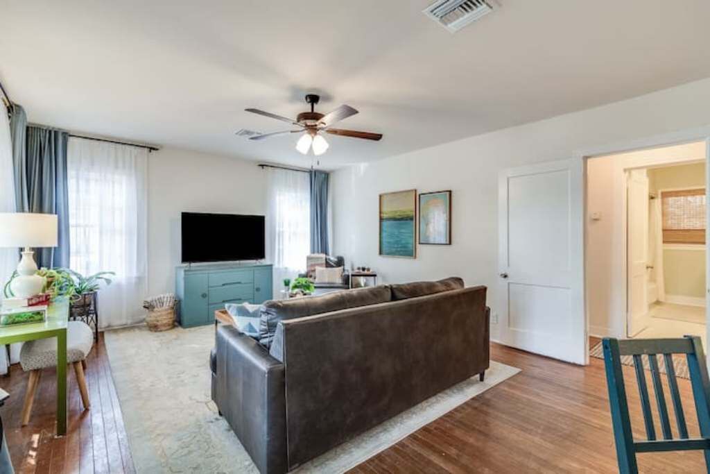 Photo of Livingroom in Lafayette