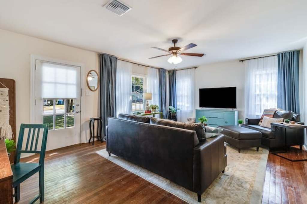 Photo of Livingroom in Lafayette
