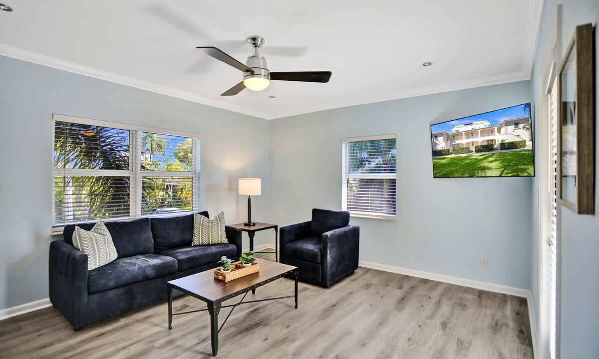 Photo of Livingroom in Hendricks and Venice Isles