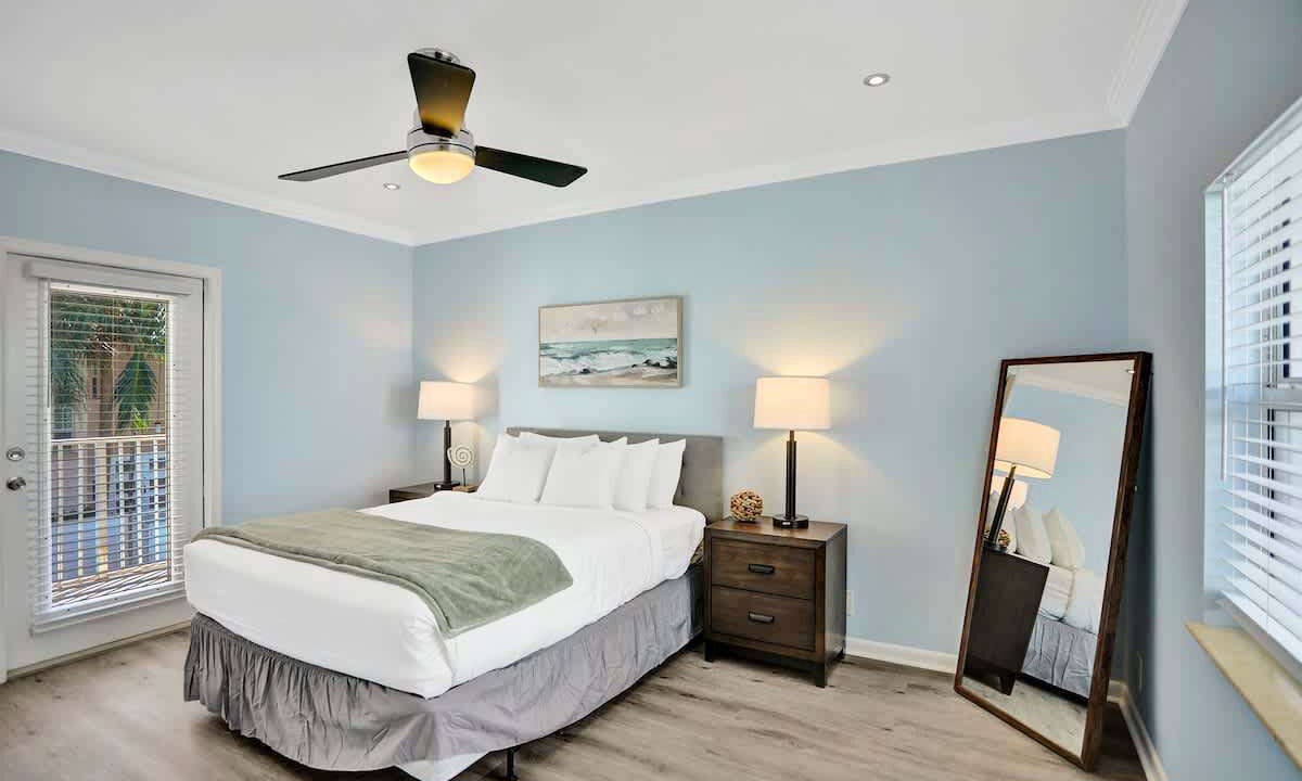 Photo of Bedroom in Hendricks and Venice Isles