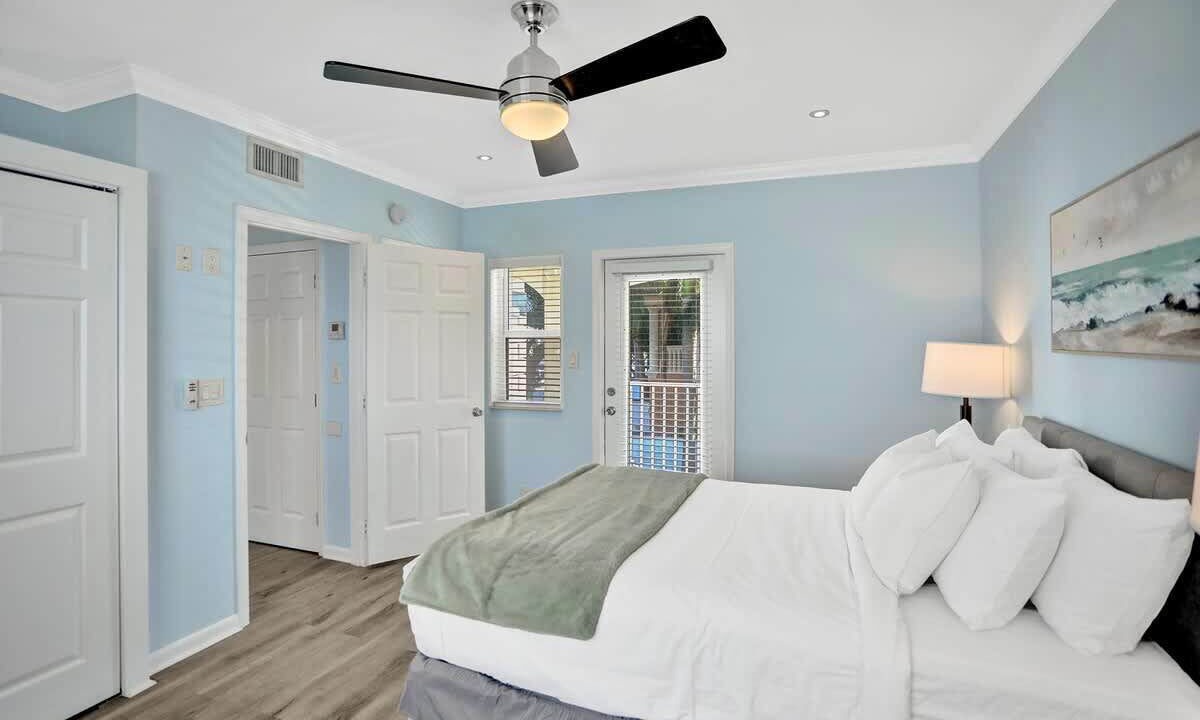 Photo of Bedroom in Hendricks and Venice Isles