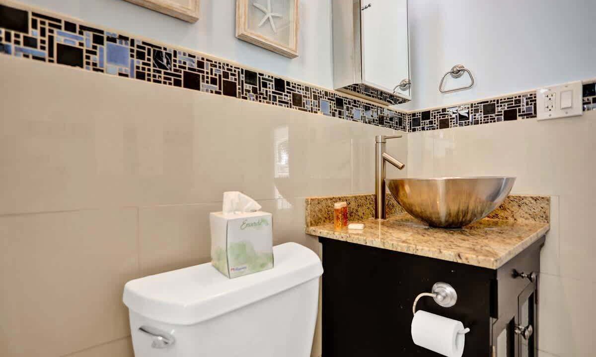 Photo of Bathroom in Hendricks and Venice Isles