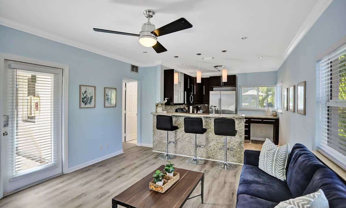 Photo of Livingroom in Hendricks and Venice Isles