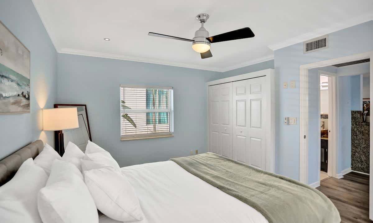 Photo of Bedroom in Hendricks and Venice Isles