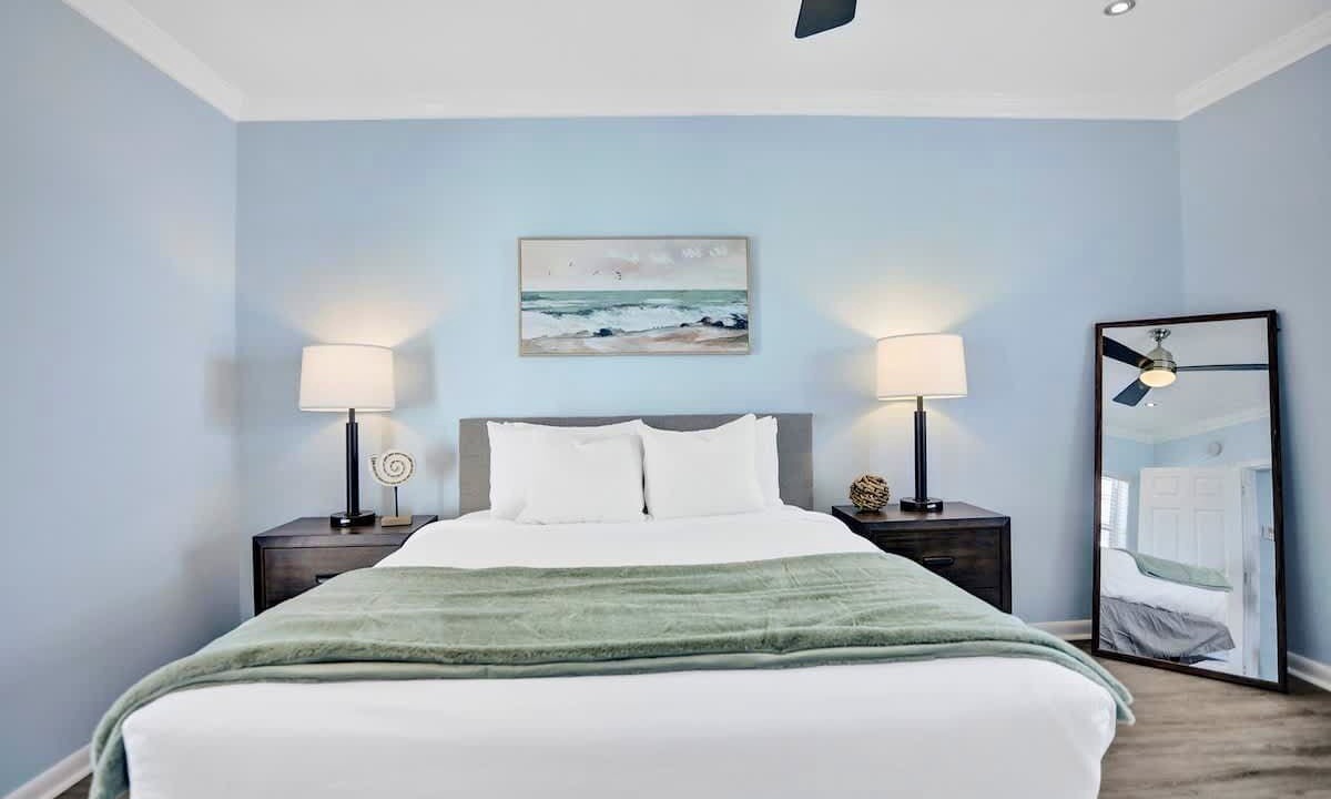 Photo of Bedroom in Hendricks and Venice Isles