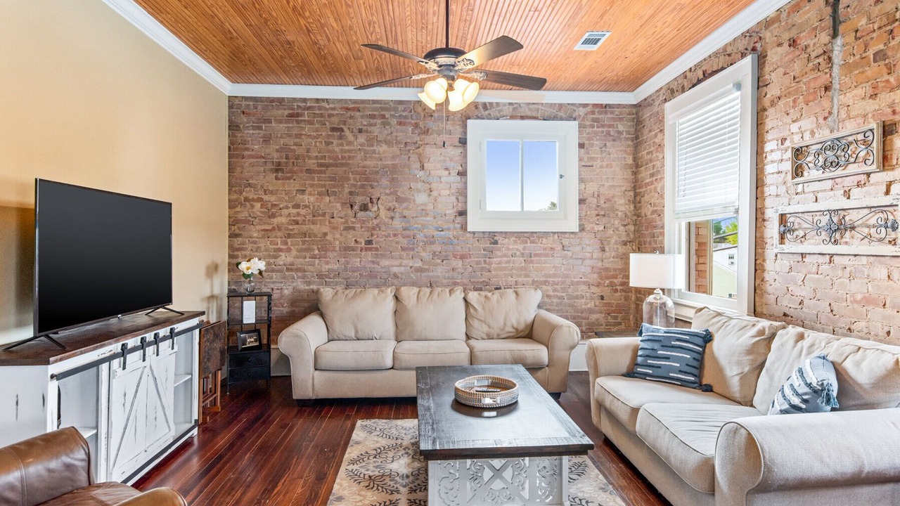 Photo of Livingroom in Natchez