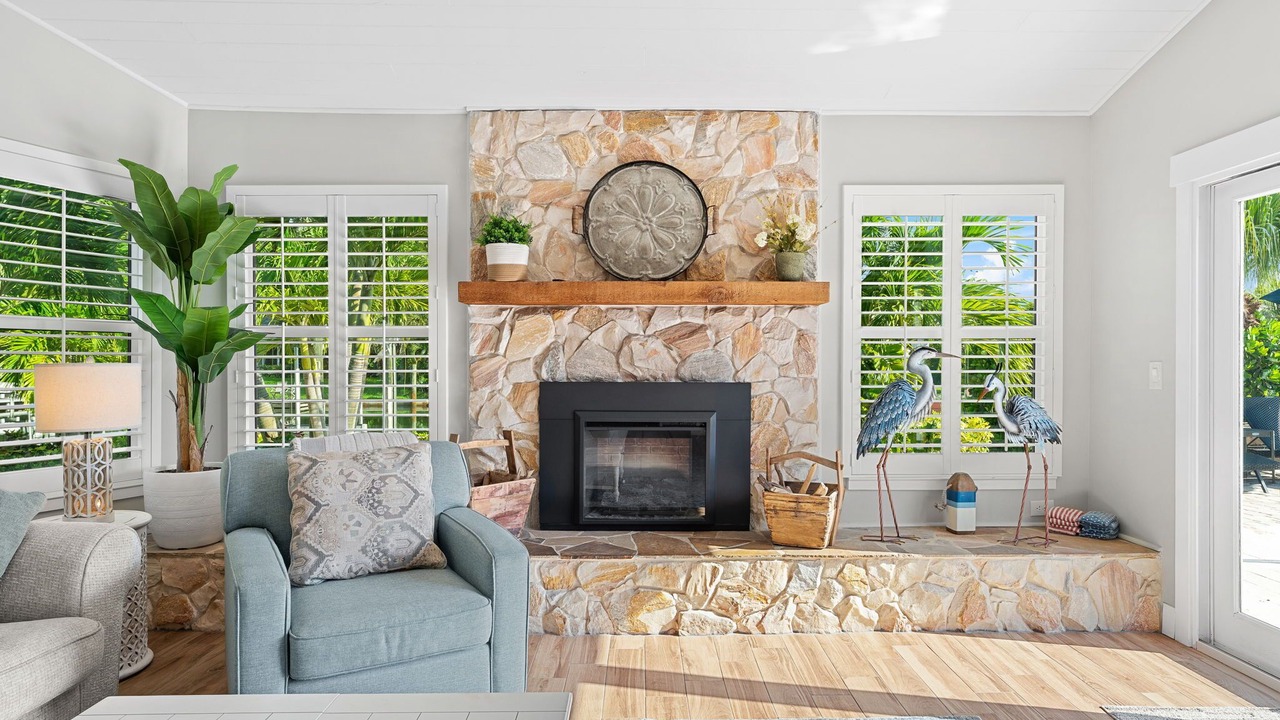Photo of Livingroom in Convair Cove