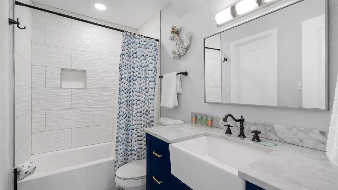 Photo of Bathroom in Silver Sands