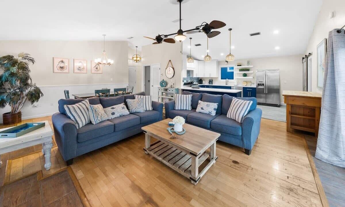 Photo of Livingroom in Bid-a-wee Beach