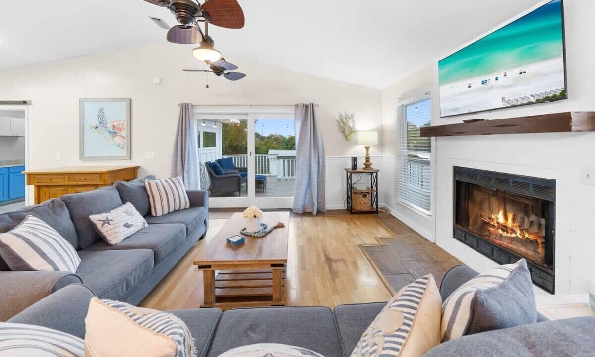 Photo of Livingroom in Bid-a-wee Beach