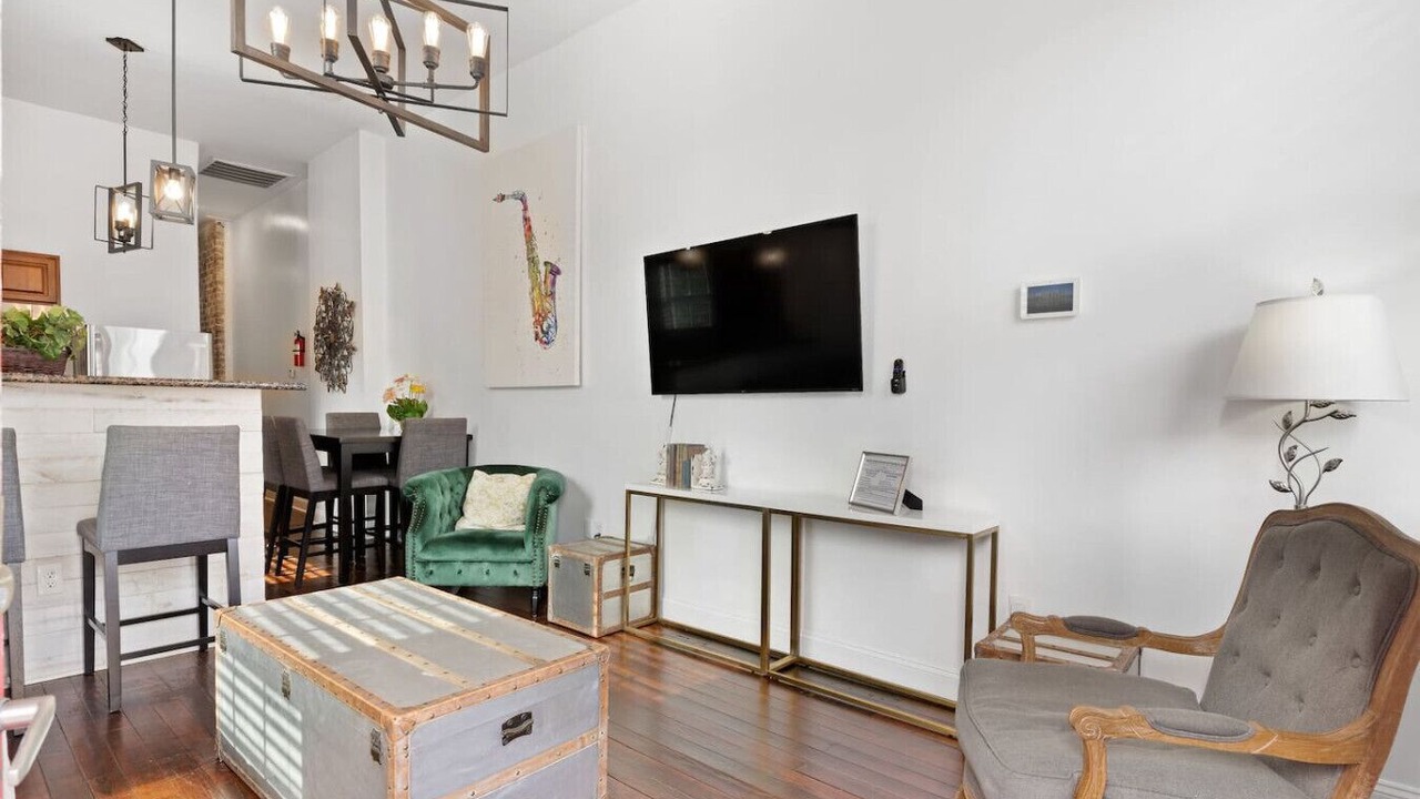 Photo of Livingroom in Tulane - Gravier