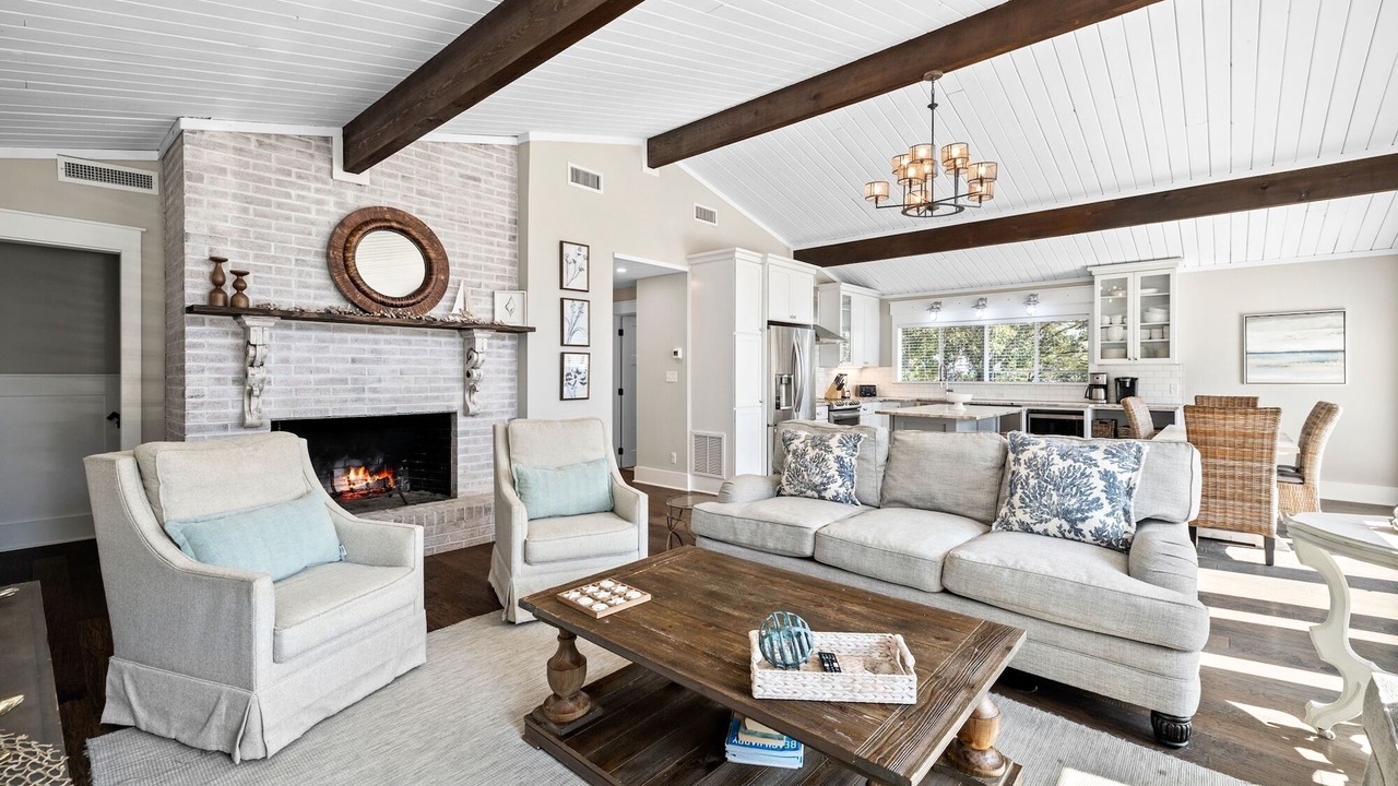 Photo of Livingroom in Gulfview Heights