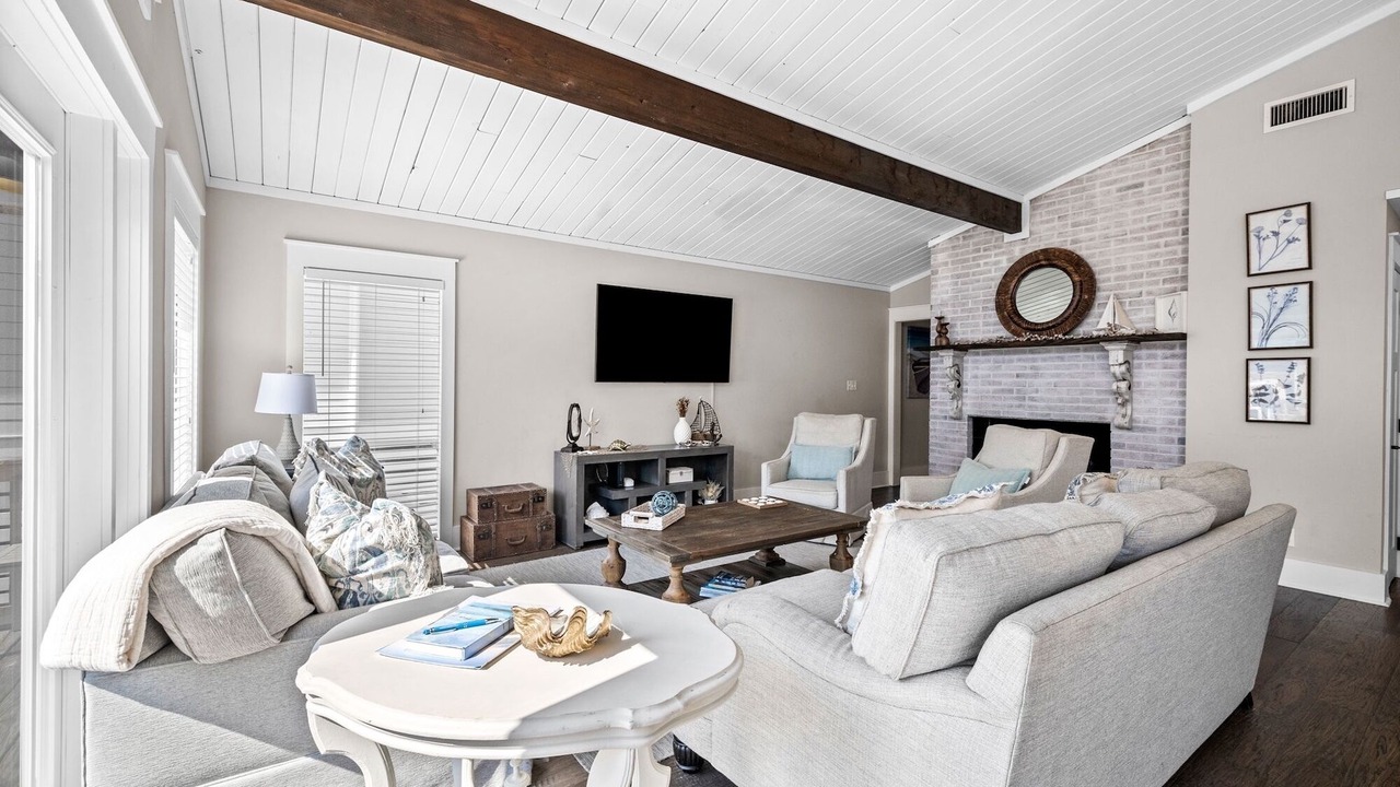 Photo of Livingroom in Gulfview Heights