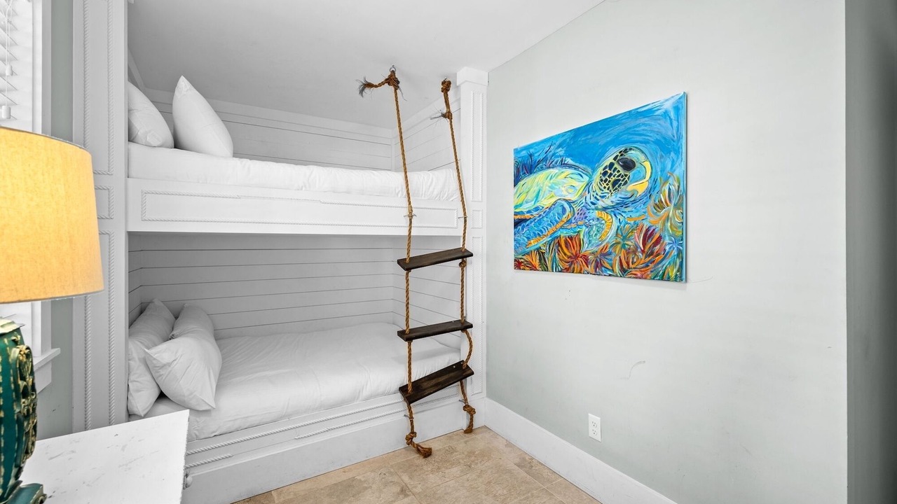 Photo of Bedroom in Gulfview Heights