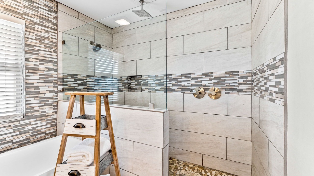Photo of Bathroom in Gulfview Heights