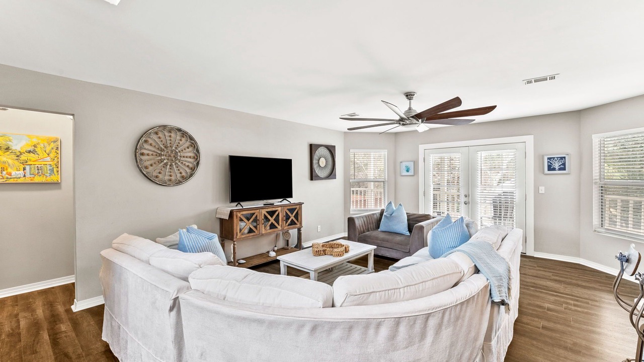 Photo of Livingroom in Gulfview Heights