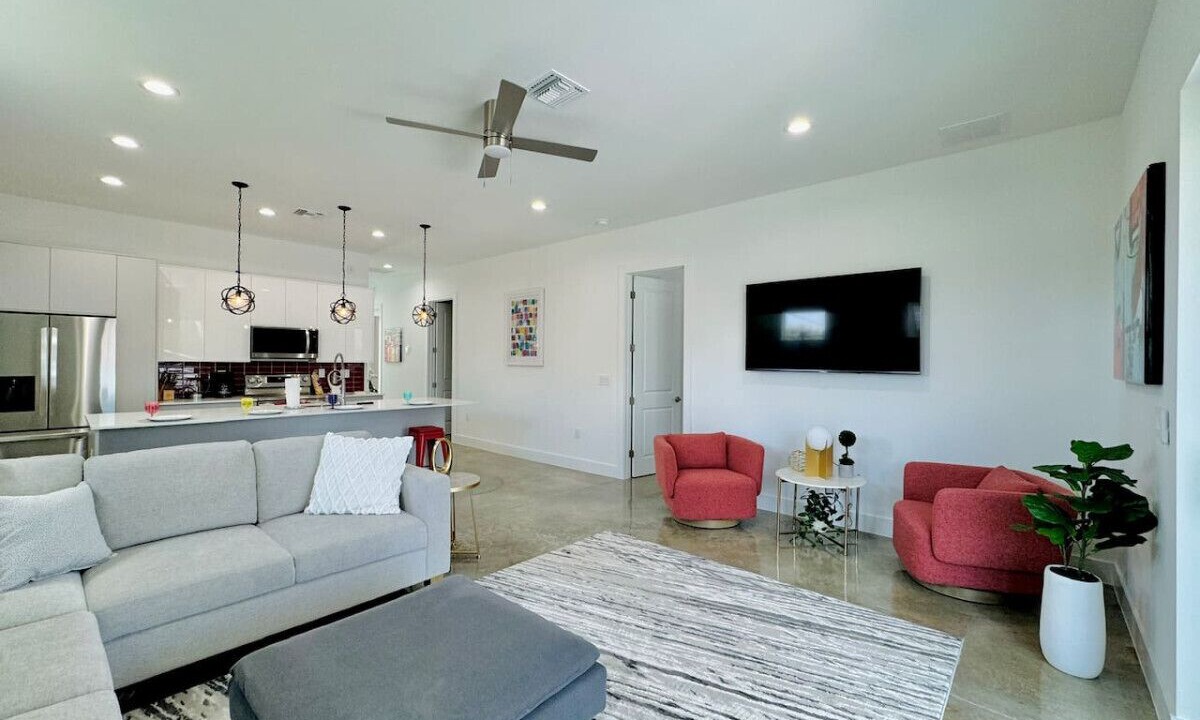 Photo of Livingroom in East Naples