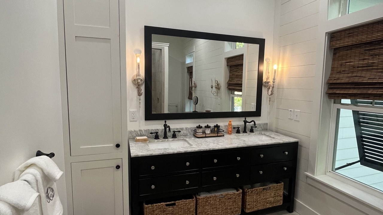Photo of Bathroom in Apalachicola
