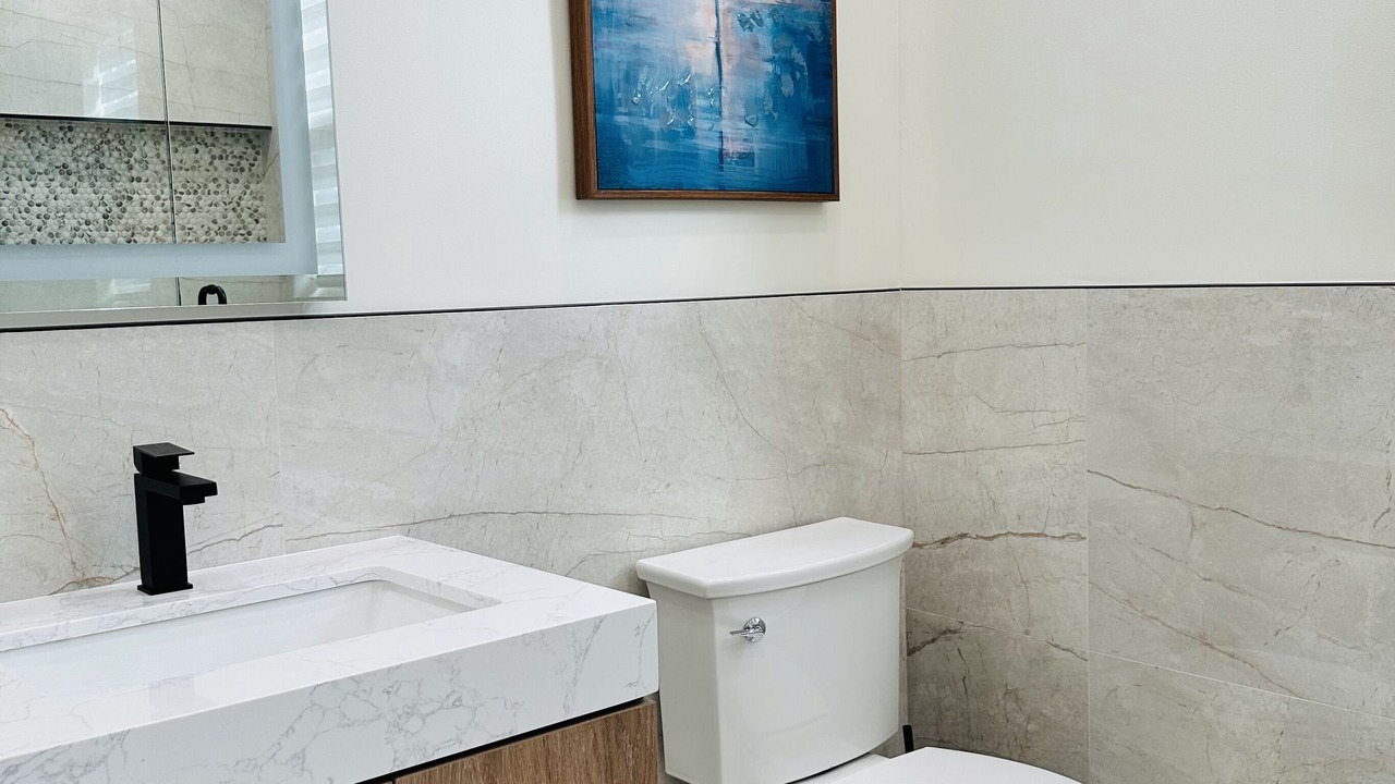 Photo of Bathroom in Crown Pointe