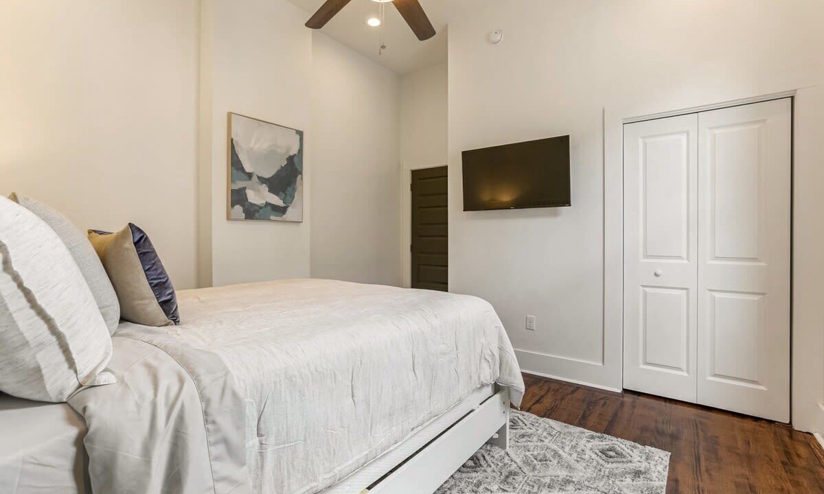 Photo of Bedroom in Mid-City