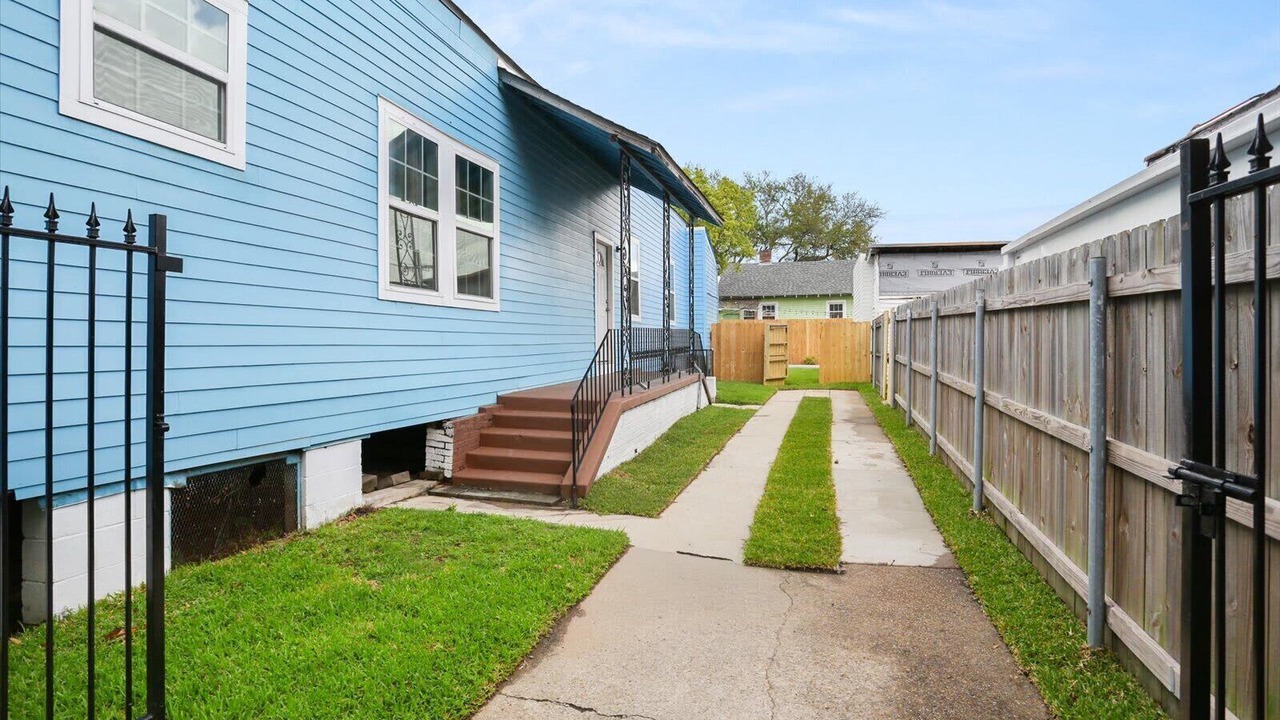 Photo of Outdoor in Mid-City