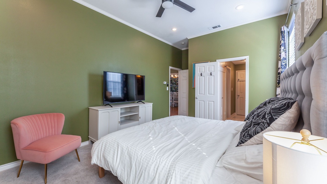 Photo of Bedroom in Oak Lawn