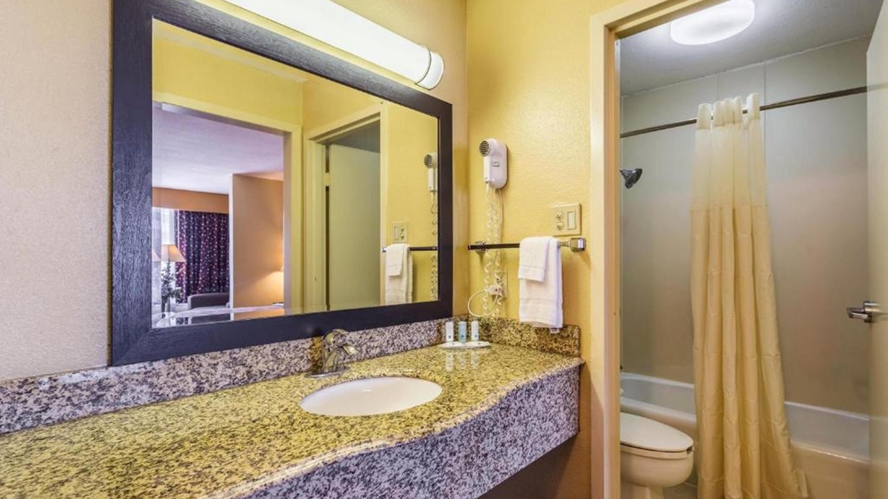 Photo of Bathroom in Port Allen