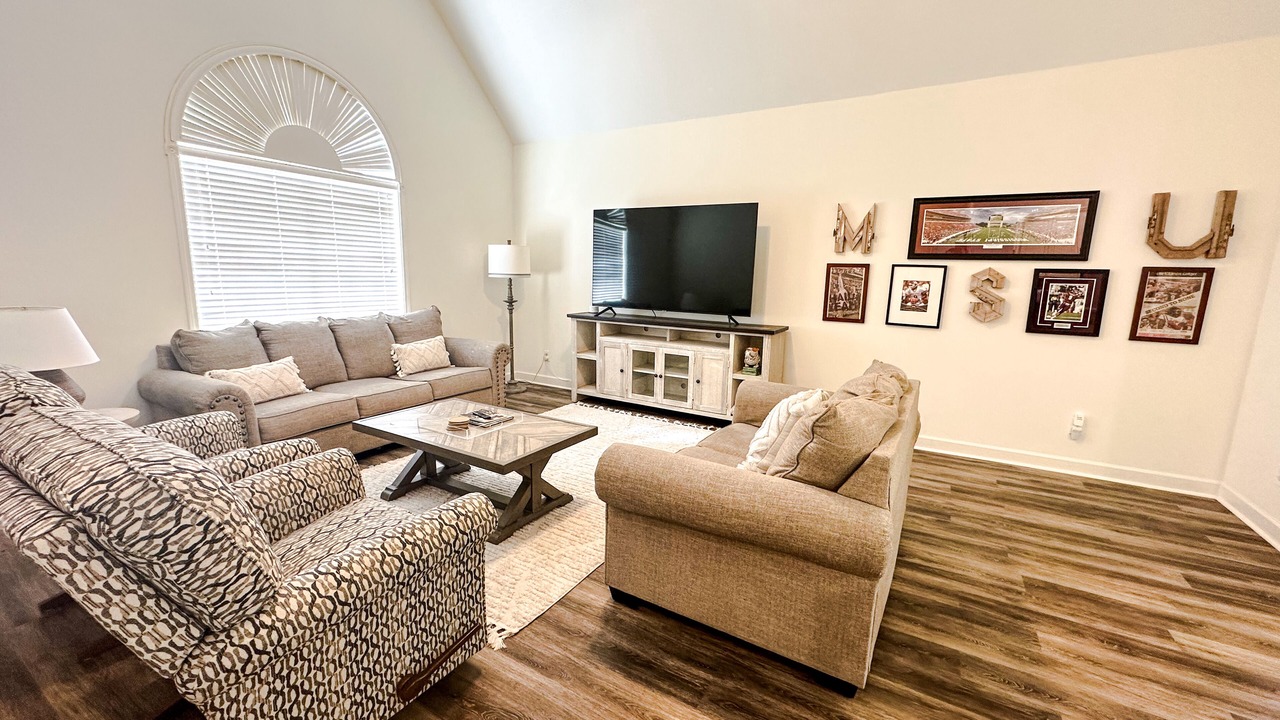 Photo of Livingroom in Starkville
