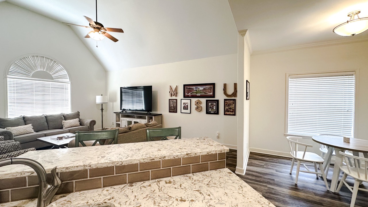 Photo of Livingroom in Starkville