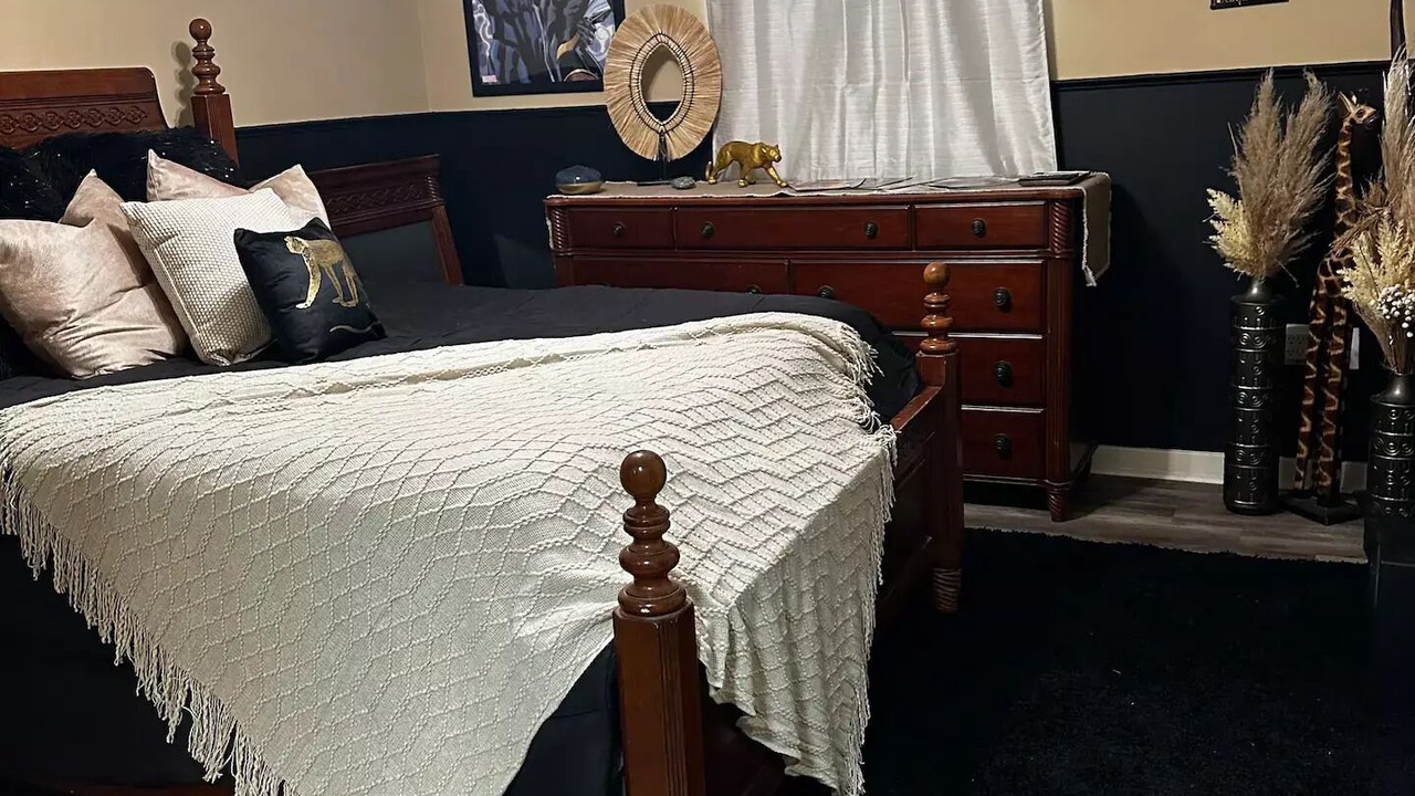 Photo of Bedroom in Clinton