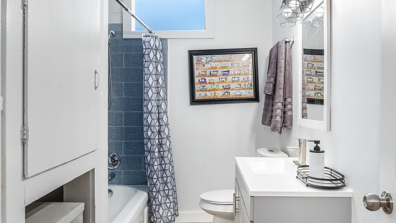 Photo of Bathroom in Highland Historic District