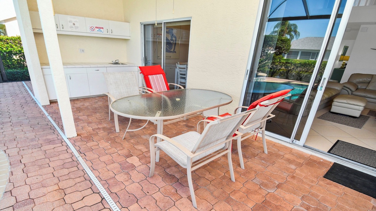 Photo of Outdoor in Crown Pointe