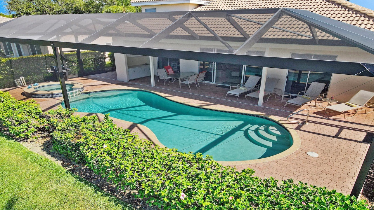 Photo of Outdoor in Crown Pointe