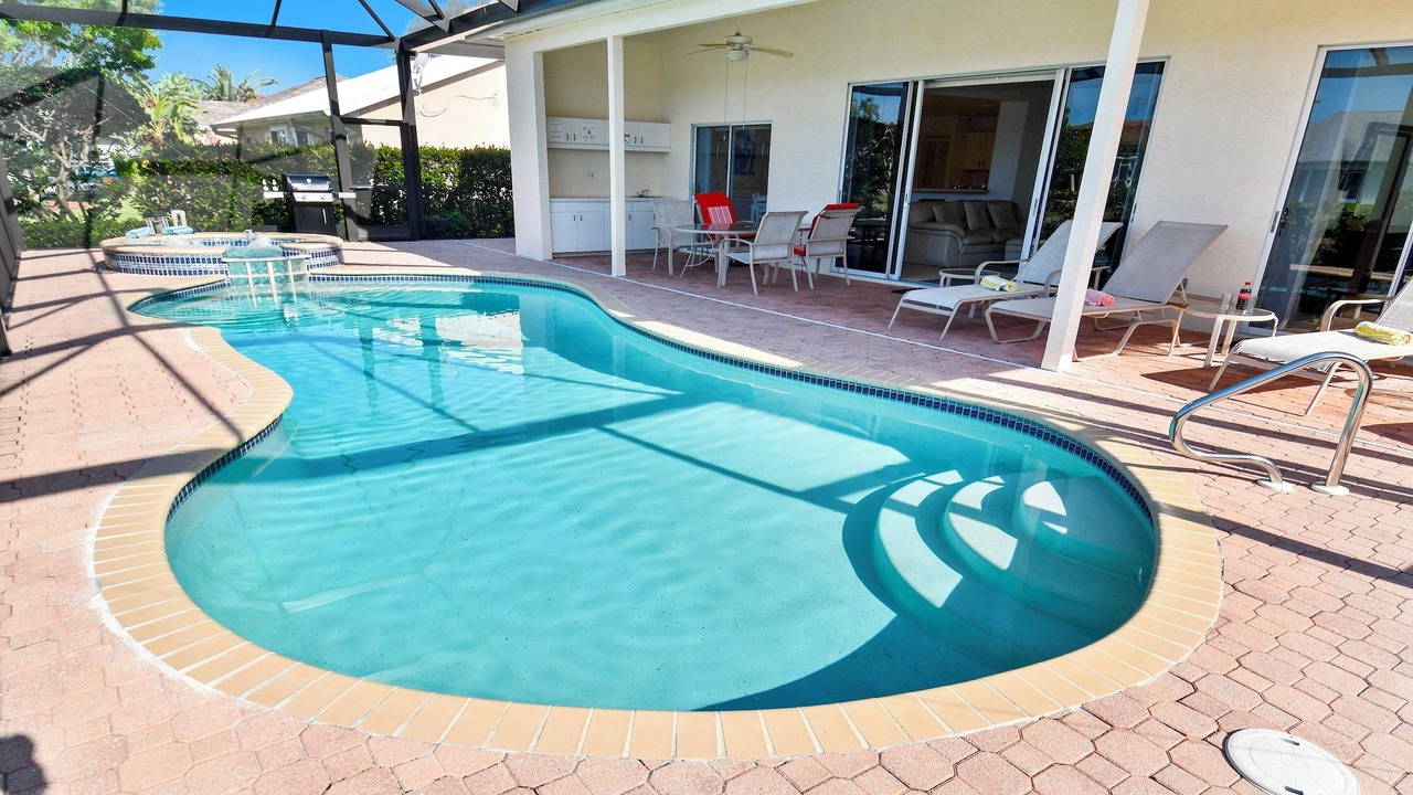 Photo of Outdoor in Crown Pointe