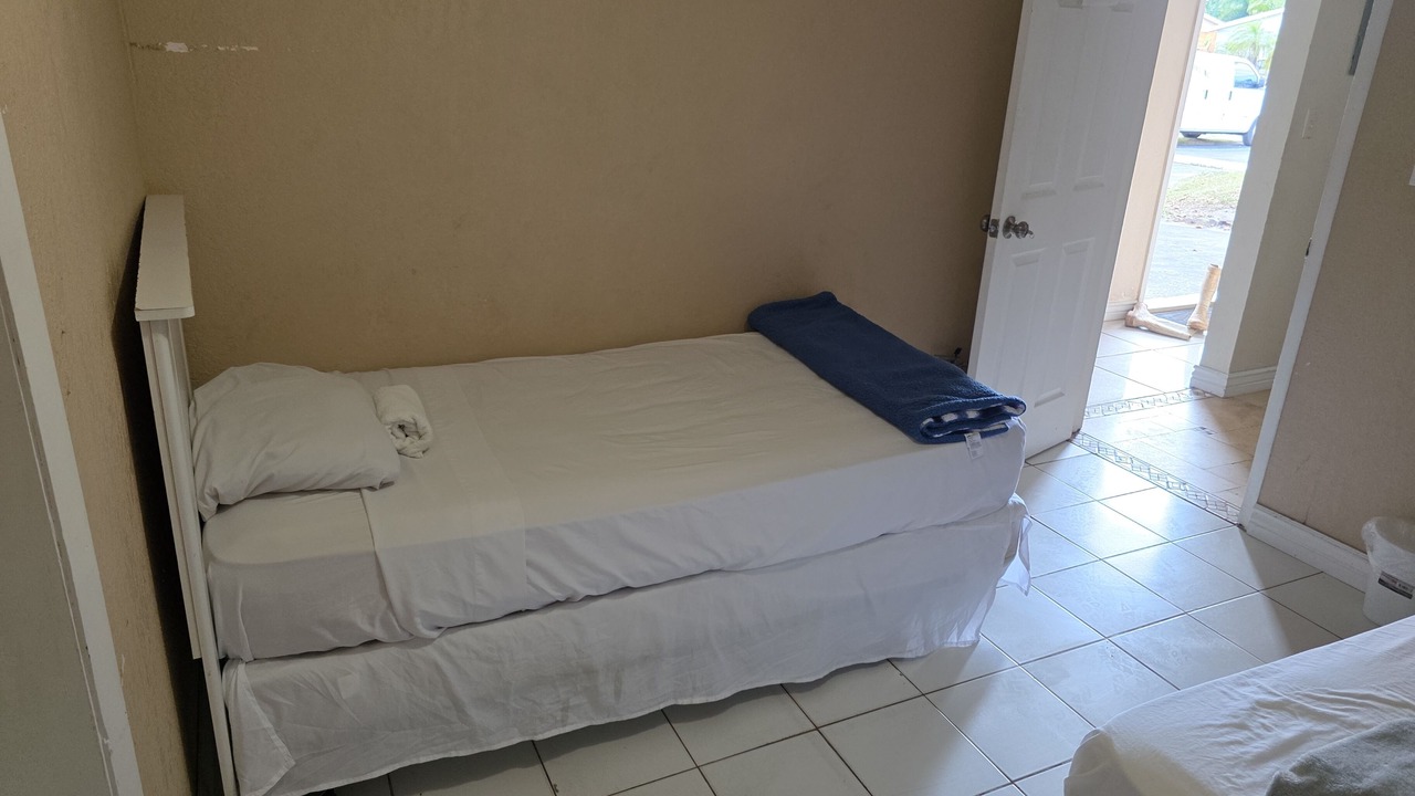 Photo of Bedroom in Lauderhill