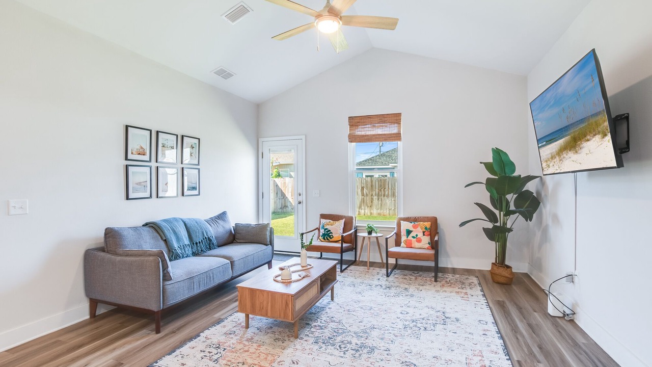 Photo of Livingroom in Ono Island