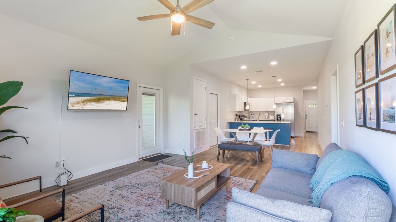 Photo of Livingroom in Ono Island