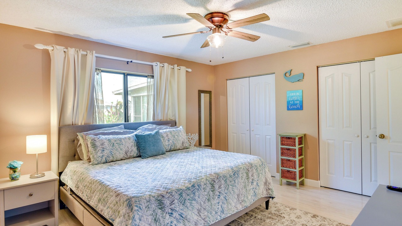 Photo of Bedroom in Edgewater