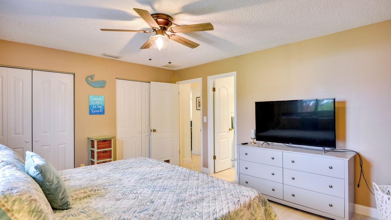 Photo of Bedroom in Edgewater