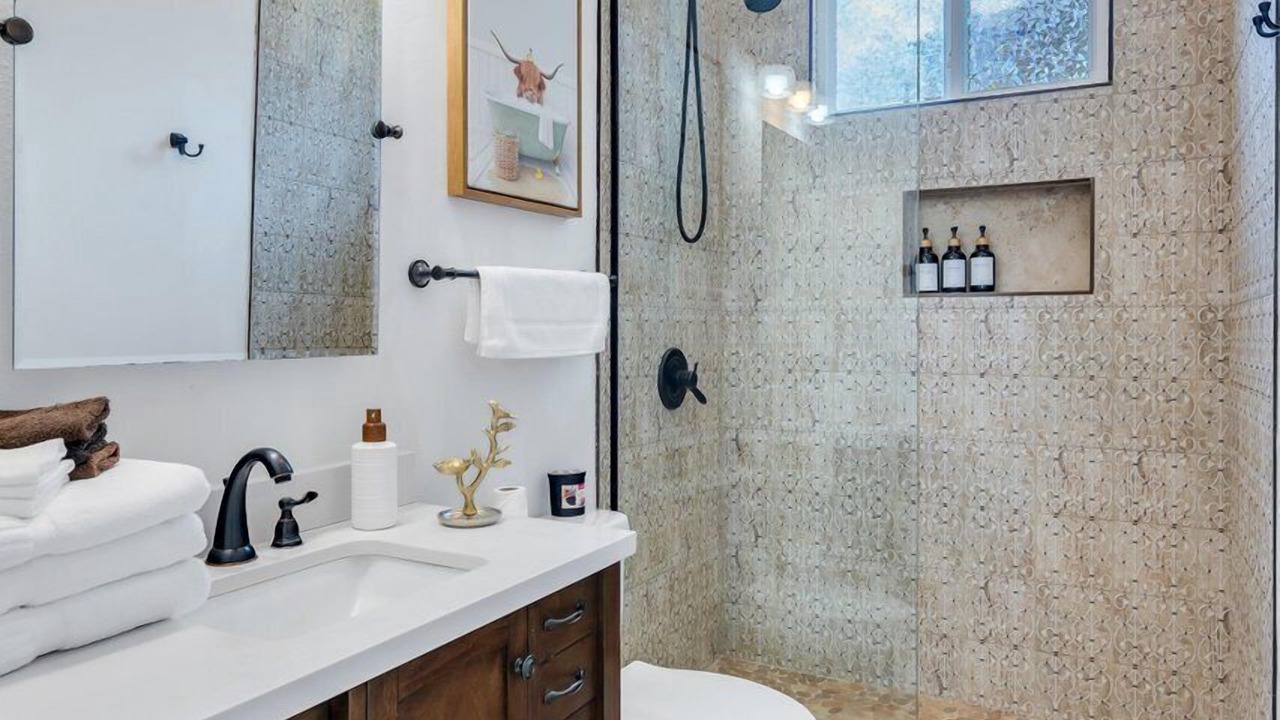 Photo of Bathroom in Esplanade Ridge